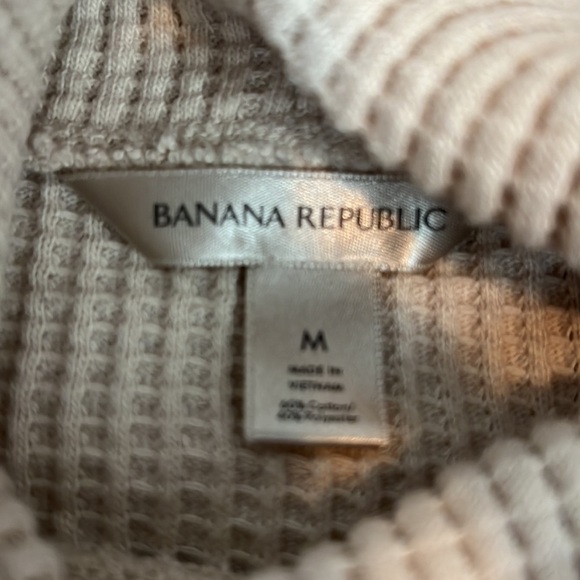 Banana Republic Waffle Knit Turtle Neck Sweater - Picture 7 of 7